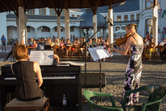 20180600 Zenepaviloni koncertek 2018 junius-augusztus10